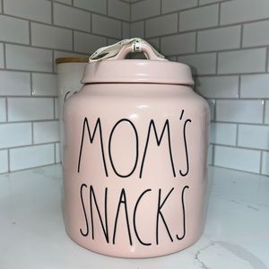 BNWT MOM’S SNACKS PINK CANISTER